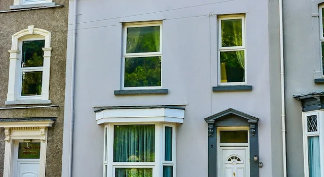 Captivating 3-bed House in Swansea Town Center