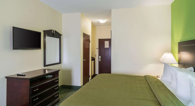 Quality Inn and Suites Harvey, Rezerwuj Hotel Hotele w Illinois z basenem, Basen