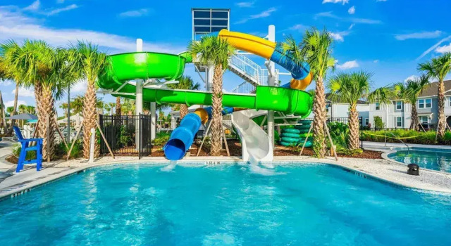 Коттедж 16148 Palm Frond Ave