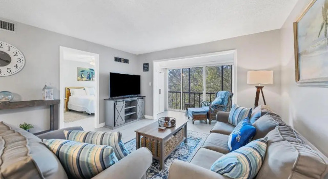 2 Bed 2 Bath Centrally Located