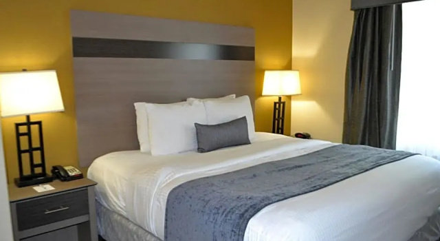 Люкс Deluxe Best Western Sherwood Inn & Suites