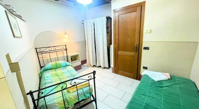 Apt 4 - Forget all Your Troubles - Relax in Paradise ! Air Con, Wifi! Sleeps 4, Varaa Huoneisto Spoleto Umbria