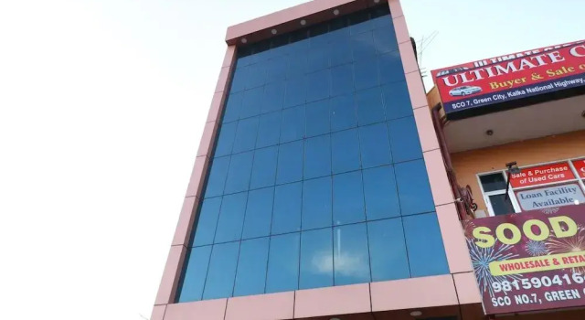 OYO 27972 Hotel Pakeeza