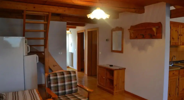 Апартаменты Classic Amazing Apartment in Cavalese With Shared Terrace