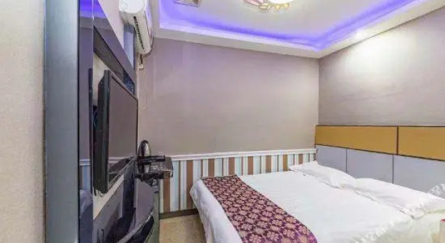Huangguan 168 Express Hotel Shanghai Waigaoqiao, Varaa Hotelli Gaoqiao Shanghai