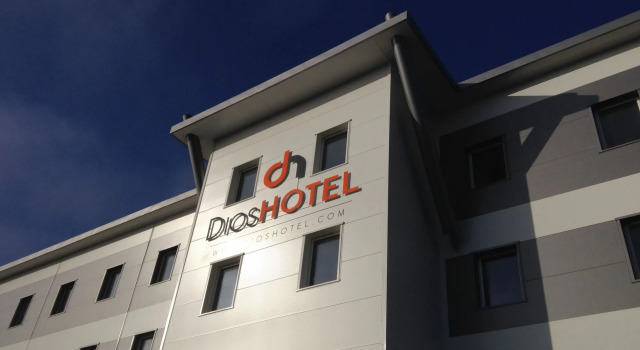 Dios Hotel, Reserva ahora Hotel Bruguieres 