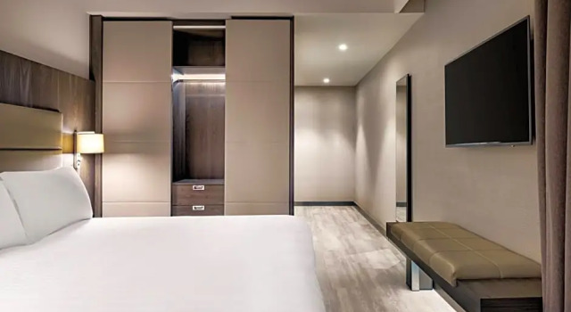 Номер Superior AC Hotel by Marriott Manchester City Centre