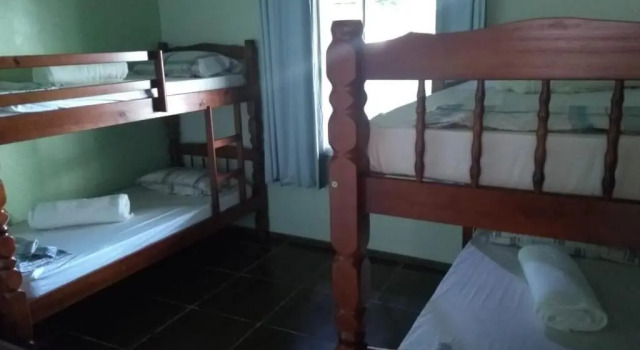 Camping & Hostel Bandeiras, Забронировать Кемпинг Отели Praia Rasa с парковкой, Парковка