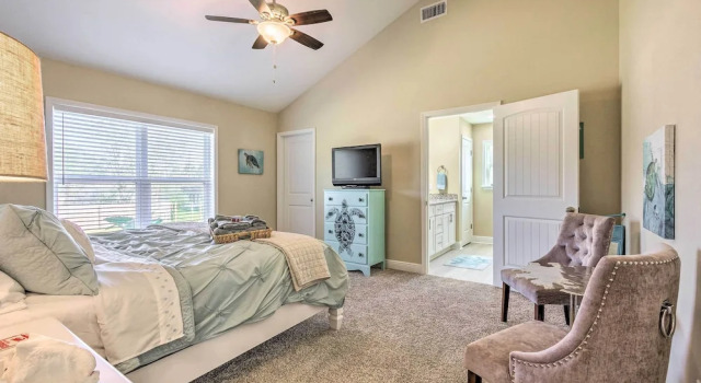 Gulf Breeze Getaway - 8 Mi to Pensacola Beach, Забронировать Дом для отпуска Галф-Бриз Панхэндл Флорида