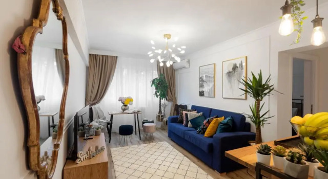 Eclectic 3 bedroom Calea Victoriei, Забронировать Отель Бухарест Muntenia, рядом с Музей коллекций произведений искусства