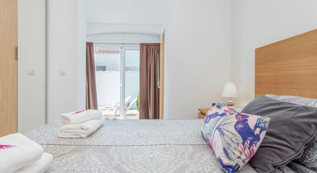 Modern Villa with Private Pool in Empuriabrava, Забронировать Вилла Отели Эмпуриабравы с бассейном, Бассейн