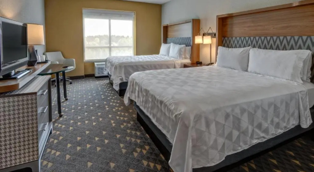 Четырёхместный номер Standard Holiday Inn Rocky Mount - US 64 by IHG