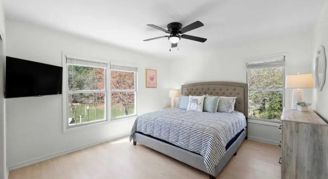 Knotty Pines by Avantstay Lake Views, Renovated