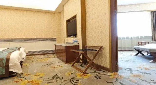 Семейный люкс Plaza Holiday Inn Jiayuguan