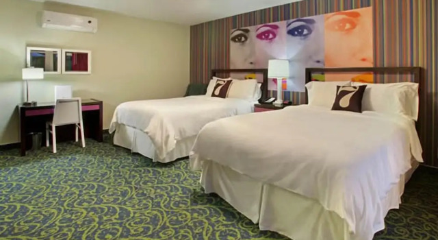 Четырёхместный номер Deluxe 7 Springs Inn & Suites