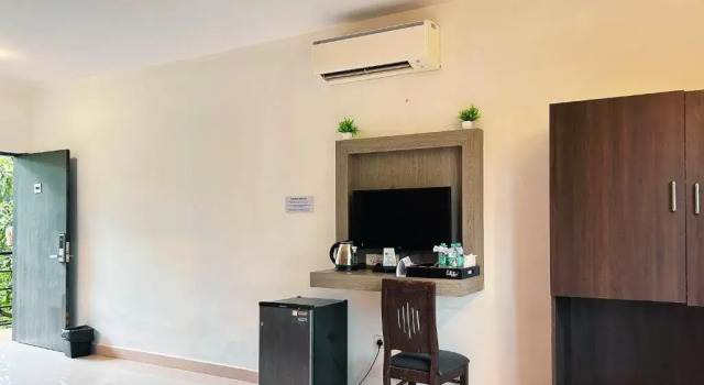 Номер Deluxe FabHotel Bay Breeze - 800M From Morjim Beach