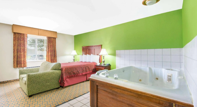 Двухместный Студио-люкс Days Inn & Suites by Wyndham Wichita