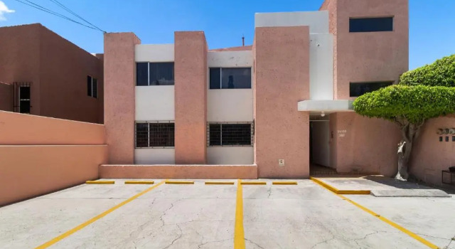 Suite Ubicadísima Zona Residencial Los Arcos 3 Recámaras 102 Cortijo