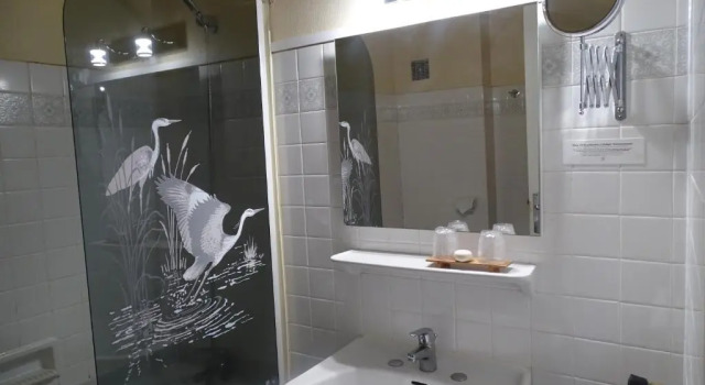 Номер Standard Logis Hôtel AMBROISE