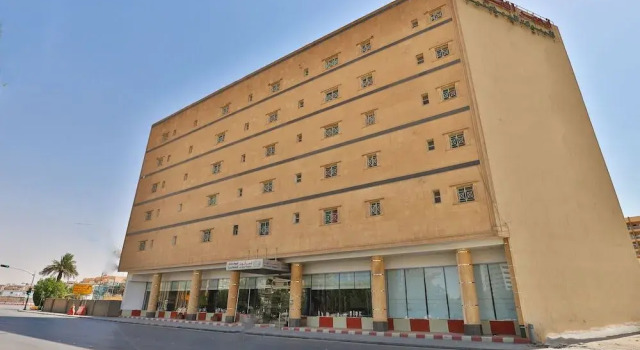 OYO 230 Al Toot Palace Al Murabaa, Забронировать Отель Аль-Малаз Эр-Рияд, рядом с Исторический центр короля Абдулазиза