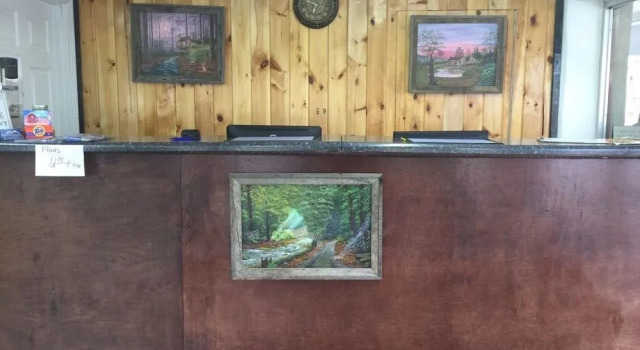 Rodeway Inn On The Parkway