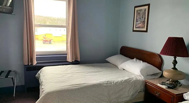 Четырёхместный номер Standard Lakeview Hotel