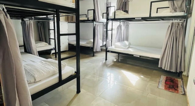 Кровать в общем номере SHARK HOSTEL