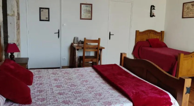 Номер Comfort Chambres dhôtes lEscuelle des Chevaliers