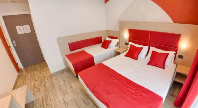 Трёхместный номер Superior Hotel Luxor Florence