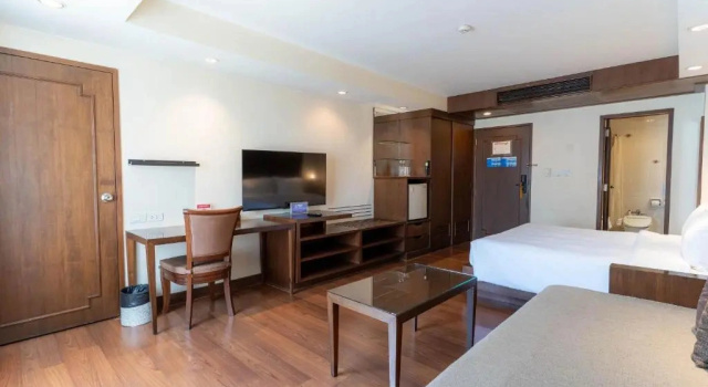 Двухместный полулюкс с видом на город Journeyhub Sukhumvit 26, Bangkok