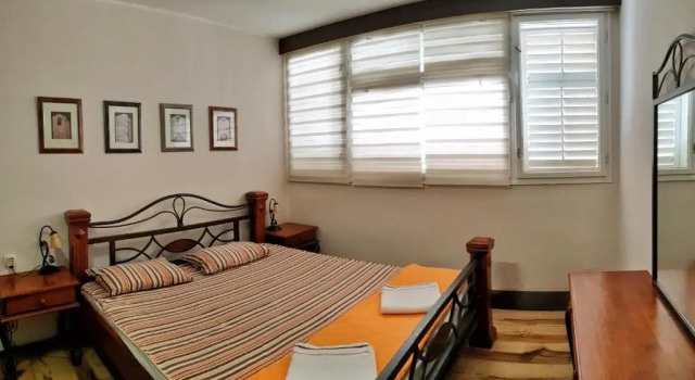 Promenade suite, Book Lejlighed Hoteller i Kotor Riviera med parkering, Parkering