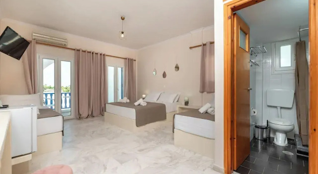 Четырёхместный семейный номер Standard Villa Margarita