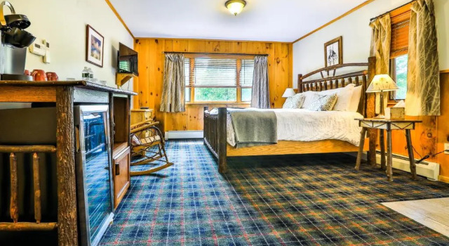 Коттедж Garnet Hill Lodge
