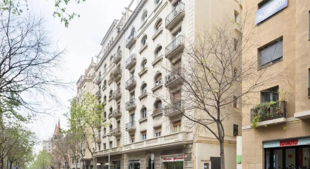 Large & beautiful apartment 4min from Passeig de Gràcia, Забронировать Апартаменты/квартира Грасиа Барселона, рядом с Jove Regina Theatre