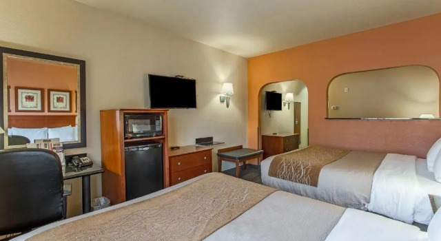 Четырёхместный номер Standard Hotel Ruidoso
