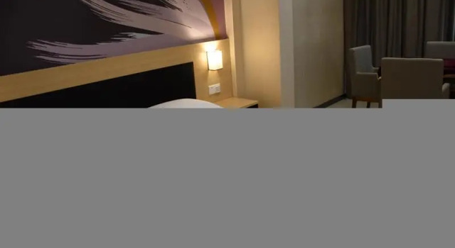 Люкс Business Thank Inn Plus Hotel Chongqing Wanzhou District Pedestrian Street