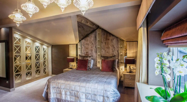 Red Hall Hotel