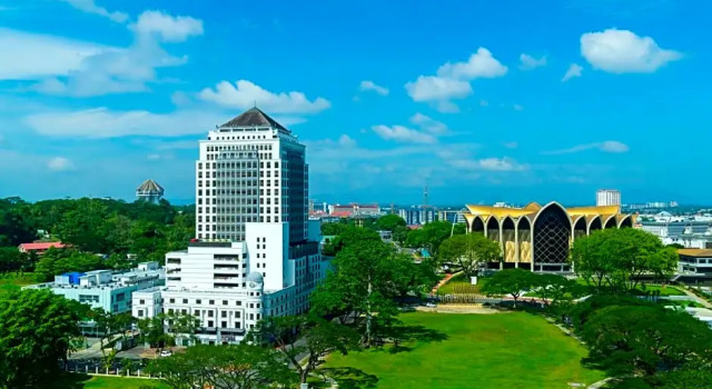 Семейный номер Standard с видом на город The Waterfront Hotel Kuching