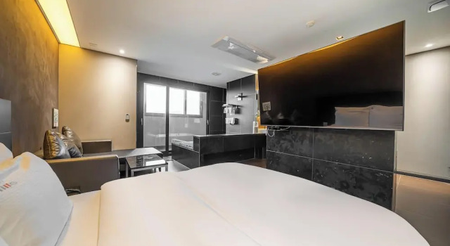 Hotel Hills, Забронировать Отель Пхаджу Кёнгидо, рядом с Музей современной истории Кореи