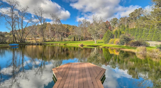 Коттедж Stunning Fletcher Home: Hot Tub + Fire Pit!