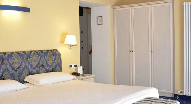 Hotel Dolomiti, Забронировать Отель Отели в центре Моэна, в центре