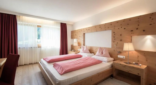 Люкс с видом на горы Alpine Hotel Ciasa Lara