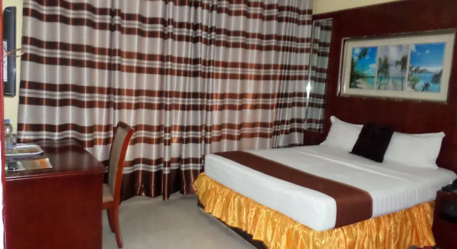 Standard Zimmer Don Suite Hotel