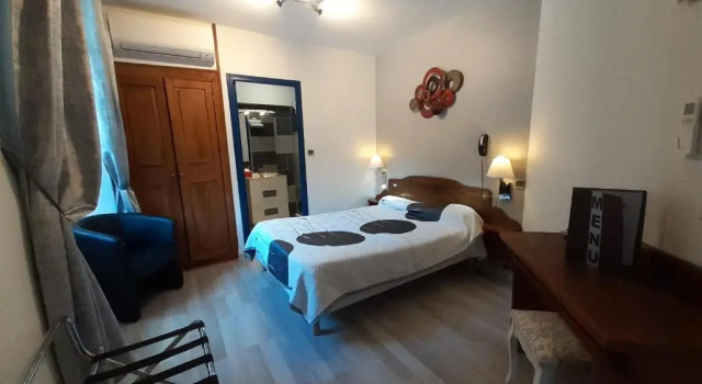 Номер Comfort Logis Hôtel restaurant Auberge de la Cascade