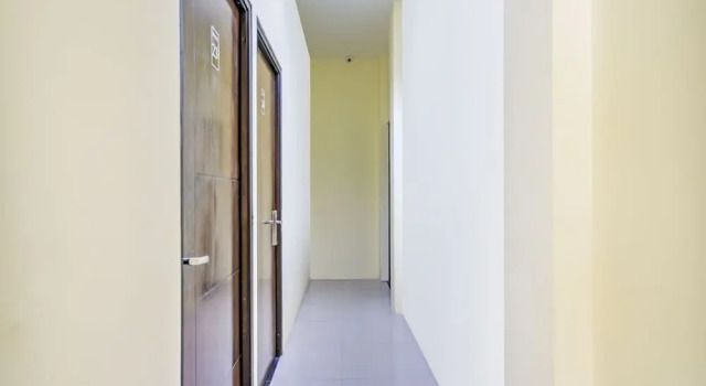 Oyo 2509 Central District Residence, Book Hotel Hotels in East Java with Breakfast, Breakfasts