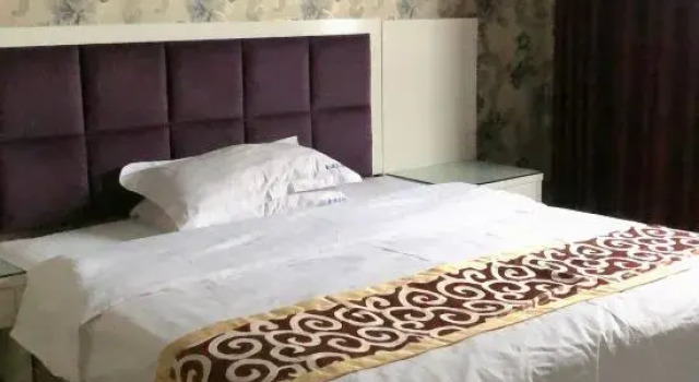 Jinling Theme Hotel, Prenota Hotel Hotel a Anhui con parcheggio, Parcheggio