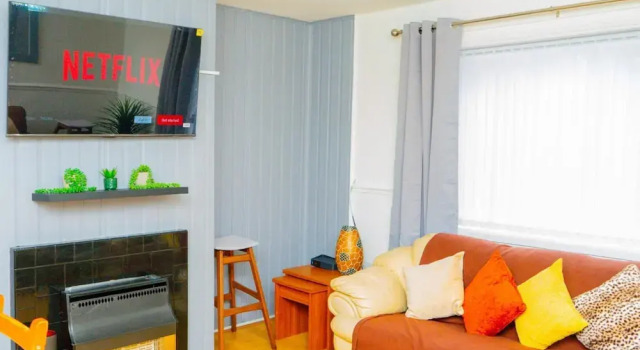 Cradley Manor - Spacious 6 Bedroom House, Rezervovat Hotel Cradley Heath Merseyside