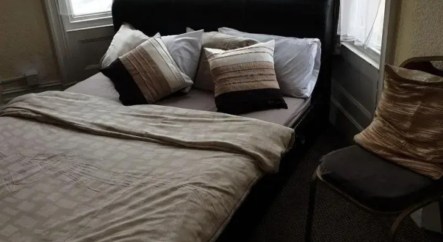Foxhall Village Guest House, Забронировать Гостевой дом Гостевые дома Блэкпул, рядом с Рынок на улице Абингдон, Гостевой дом