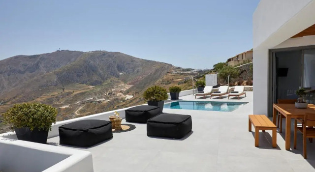 Вилла с видом на море Kamini Santorini Luxury Villas