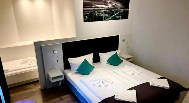 Standaard Driepersoonskamer ALFA Hotel